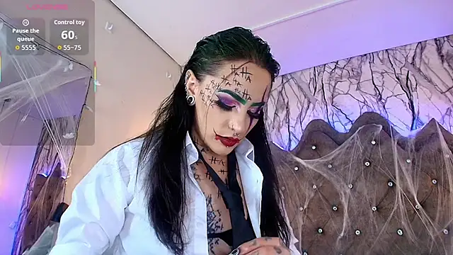 Snapshot of Zami_Escobar_of chatting on October 31, 7:51 pm Zami Escobar of online show from October 31, 7:51 pm