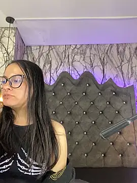 Snapshot of Zami_Escobar_of chatting on October 8, 8:35 pm Zami Escobar of online show from October 8, 8:35 pm