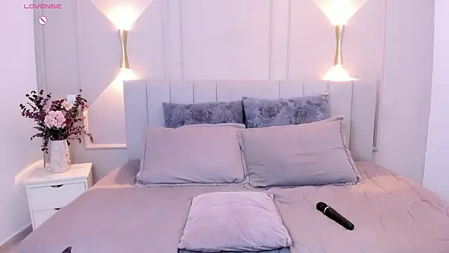 victoria bourne online show from February 9, 7:16 pm