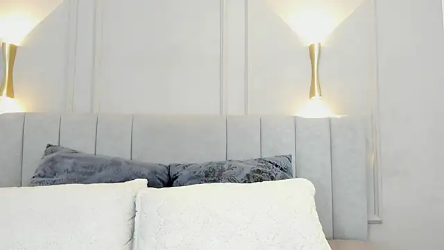 Snapshot of victoria_bourne chatting on October 13, 7:05 pm victoria bourne online show from October 13, 7:05 pm