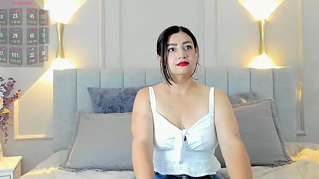 Snapshot of victoria_bourne chatting on September 26, 7:33 pm victoria bourne online show from September 26, 7:33 pm