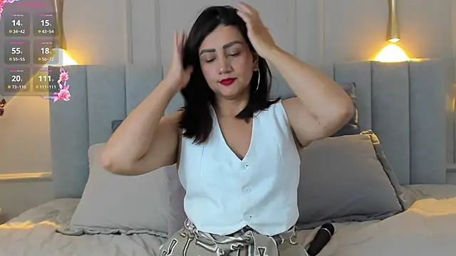 Snapshot of victoria_bourne chatting on September 18, 7:34 pm victoria bourne online show from September 18, 7:34 pm