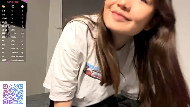 KiraVelvet online show from October 4, 4:33 pm