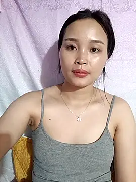 Snapshot of Lili_lovely chatting on October 6, 8:31 am Lili lovely online show from October 6, 8:31 am