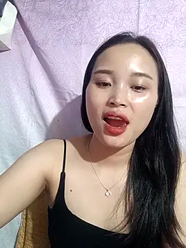 Snapshot of Lili_lovely chatting on October 31, 7:45 am Lili lovely online show from October 31, 7:45 am