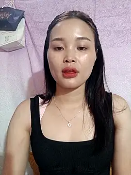 Snapshot of Lili_lovely chatting on October 9, 1:32 am Lili lovely online show from October 9, 1:32 am