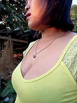 maycuc123 online show from October 17, 11:30 pm