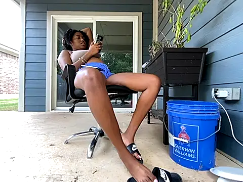 Snapshot of princesslivv chatting on September 17, 10:41 pm princesslivv online show from September 17, 10:41 pm