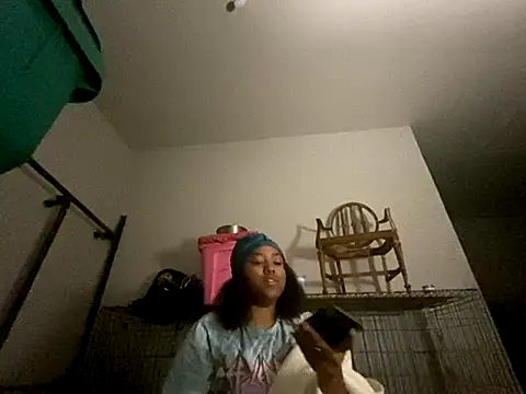 Snapshot of princesslivv chatting on October 28, 4:40 am princesslivv online show from October 28, 4:40 am