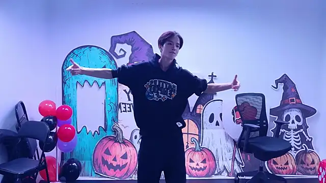 Snapshot of Playboy-909 chatting on November 1, 12:20 pm Playboy-909 online show from November 1, 12:20 pm