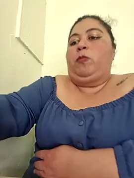 curvy diva  online show from October 6, 3:50 pm