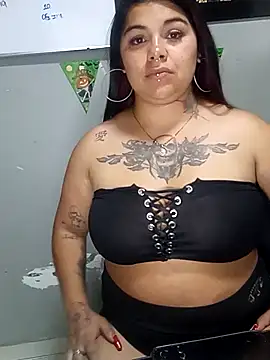 Snapshot of snow_belle chatting on November 1, 10:25 pm snow belle online show from November 1, 10:25 pm