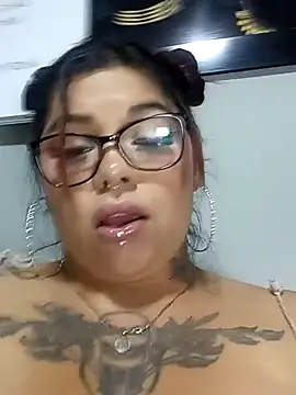 Snapshot of snow_belle chatting on October 21, 4:05 am snow belle online show from October 21, 4:05 am