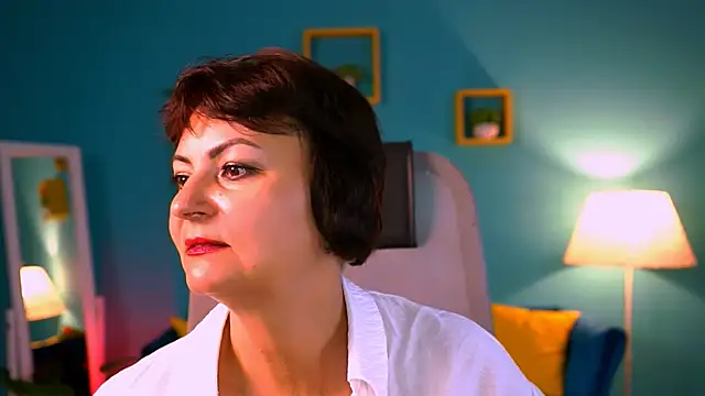 Snapshot of HelenBeler chatting on October 20, 8:06 am HelenBeler online show from October 20, 8:06 am