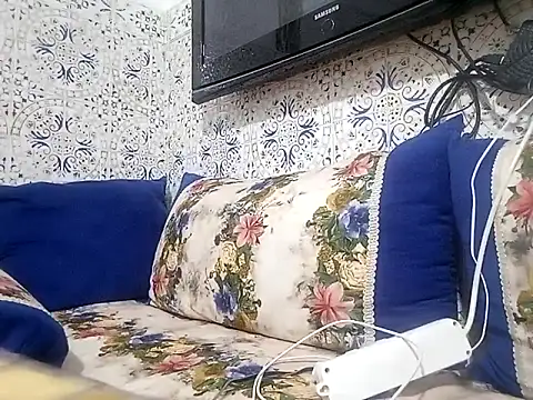 Snapshot of Mayamimi chatting on October 31, 10:58 pm Mayamimi online show from October 31, 10:58 pm