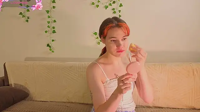 MauraSpurrier online show from September 28, 6:13 pm