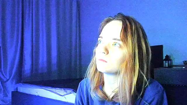 JanetShy online show from January 6, 7:01 am