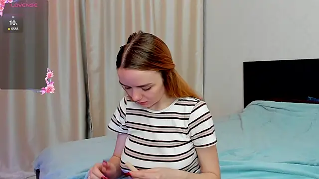 JanetShy online show from September 23, 7:17 am