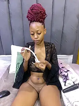 SexyPetitex25 online show from June 3, 8:03 pm