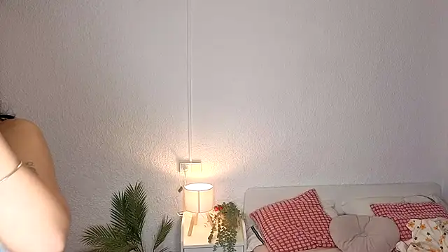 lillypanda online show from October 10, 8:03 pm