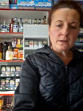 Snapshot of Fluturas2 chatting on October 2, 1:27 pm Fluturas2 online show from October 2, 1:27 pm