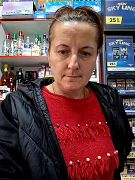 Snapshot of Fluturas2 chatting on October 28, 2:34 pm Fluturas2 online show from October 28, 2:34 pm