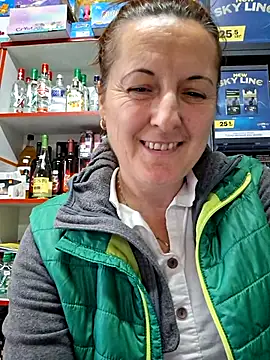 Snapshot of Fluturas2 chatting on October 31, 2:54 pm Fluturas2 online show from October 31, 2:54 pm