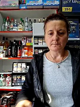 Snapshot of Fluturas2 chatting on October 27, 1:06 pm Fluturas2 online show from October 27, 1:06 pm