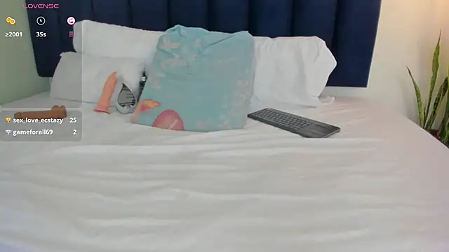 Snapshot of sophieturner_mg chatting on October 2, 8:03 pm sophieturner mg online show from October 2, 8:03 pm