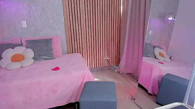 emma       online show from February 4, 9:18 pm