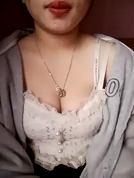 EllaMay22 online show from April 2, 3:37 am