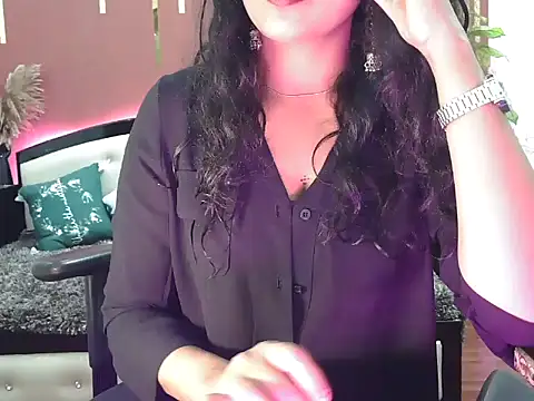 Snapshot of shaalu_sharma chatting on October 22, 7:35 am shaalu sharma online show from October 22, 7:35 am