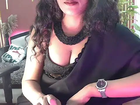 Snapshot of shaalu_sharma chatting on October 29, 1:04 pm shaalu sharma online show from October 29, 1:04 pm