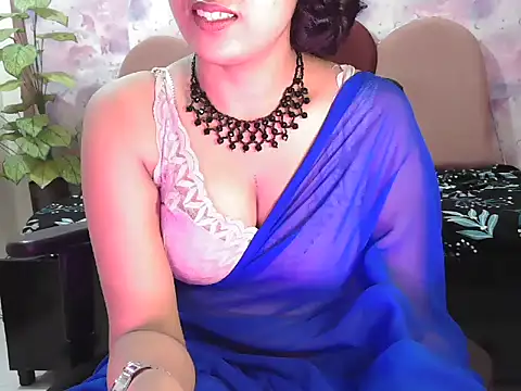 Snapshot of shaalu_sharma chatting on September 29, 2:33 pm shaalu sharma online show from September 29, 2:33 pm
