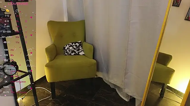 Becca Robs online show from September 11, 6:19 pm