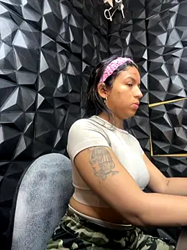 lil charme online show from September 27, 8:27 pm