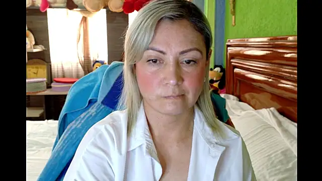  Charlize theron  online show from February 25, 5:11 pm