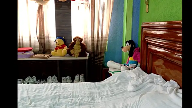  Charlize theron  online show from April 3, 7:12 pm