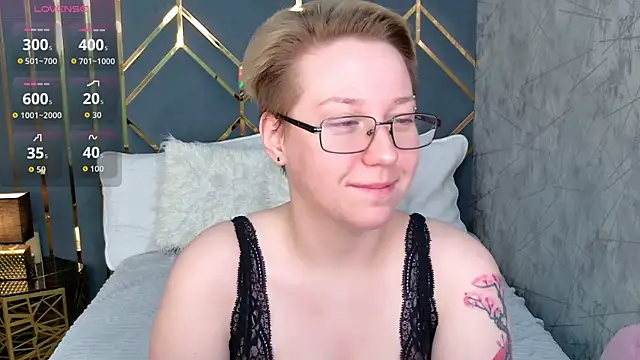 AlexandraGreen online show from February 12, 9:05 pm