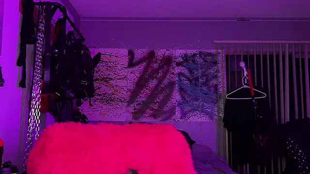 Snapshot of xoFrankie chatting on October 12, 4:15 am xoFrankie online show from October 12, 4:15 am