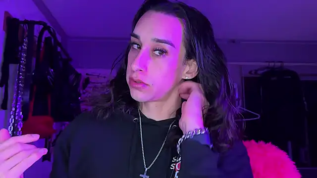 Snapshot of xoFrankie chatting on October 29, 3:55 am xoFrankie online show from October 29, 3:55 am