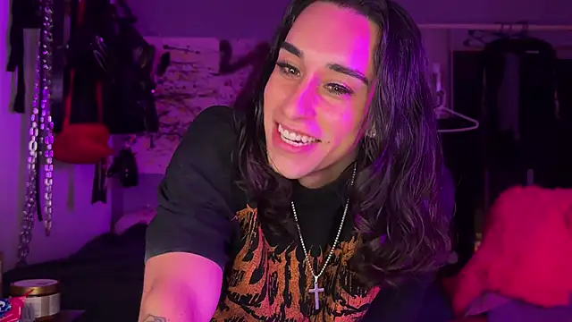 Snapshot of xoFrankie chatting on October 28, 2:39 am xoFrankie online show from October 28, 2:39 am