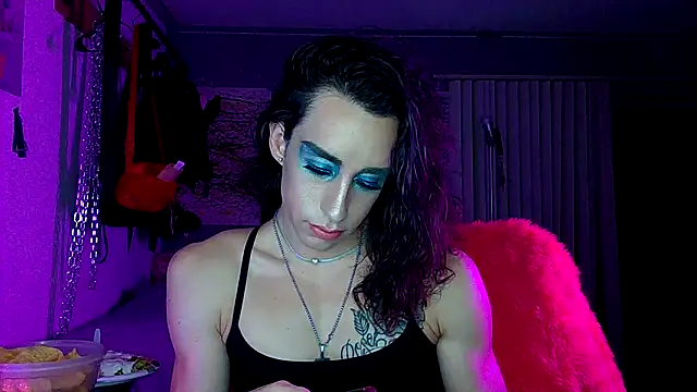 Snapshot of xoFrankie chatting on September 19, 3:05 am xoFrankie online show from September 19, 3:05 am