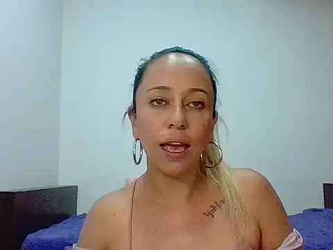 leah susman online show from October 4, 3:01 am