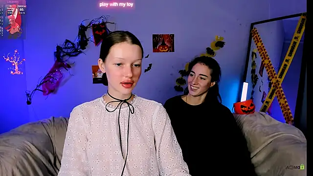 Snapshot of khloebeauty chatting on October 25, 7:43 pm khloebeauty online show from October 25, 7:43 pm