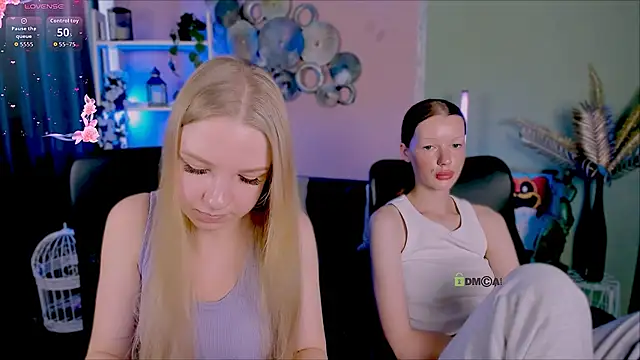 Snapshot of khloebeauty chatting on September 22, 1:31 pm khloebeauty online show from September 22, 1:31 pm