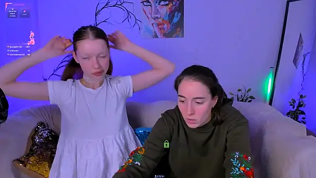 Snapshot of khloebeauty chatting on October 16, 7:49 pm khloebeauty online show from October 16, 7:49 pm