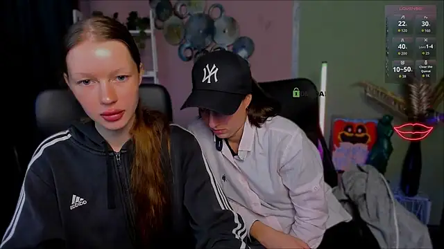 Snapshot of khloebeauty chatting on October 4, 7:29 pm khloebeauty online show from October 4, 7:29 pm