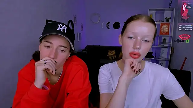 Snapshot of khloebeauty chatting on October 9, 7:29 pm khloebeauty online show from October 9, 7:29 pm