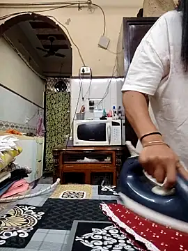 Snapshot of meenu_bhabhi547 chatting on October 18, 10:29 am meenu bhabhi547 online show from October 18, 10:29 am